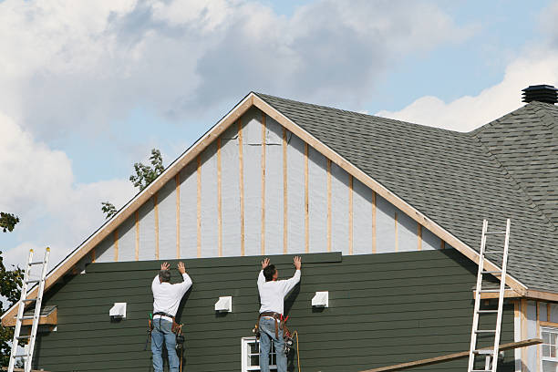 Professional Emergency Siding Repair technician working in Hiram, GA